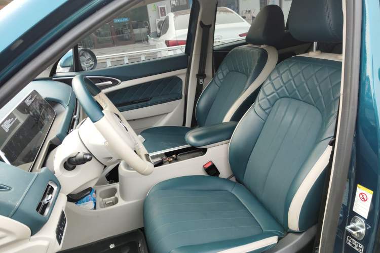 Used ORA Good Cat 2022 Morandi Edition 400km Standard Range Two-Week Young Enjoyment Version Lithium Iron Phosphate
