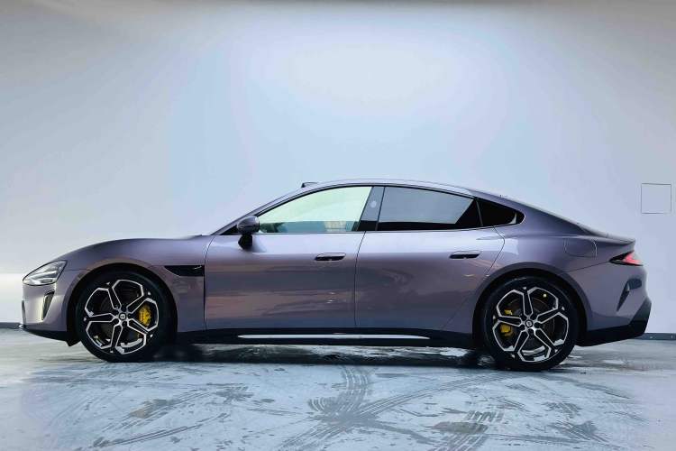 Used Xiaomi Auto SU7 2024 Four-Wheel Drive Ultra-Long Range Advanced Intelligent Driving Max Edition
