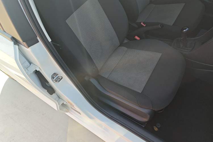 Used Volkswagen Polo 2016 1.4L Manual Fashion Model