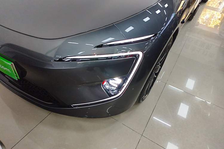 Used  12 2025 Max Extended-Range Edition
