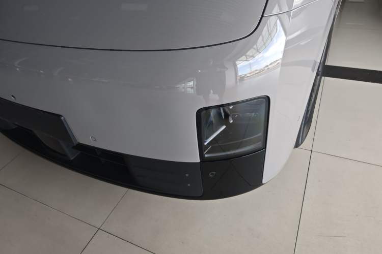 Used Li Auto MEGA 2024 Ultra Model
