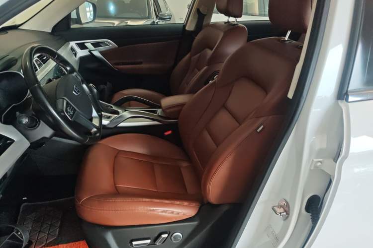 Used Geely Auto Emgrand X7 Sport 2018 1.8TD Automatic Two-Wheel Drive ZhiZun Model with 4G Connectivity