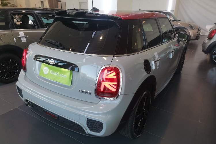 Used  MINI 2019 1.5T COOPER Racing Edition Five-Door Model
