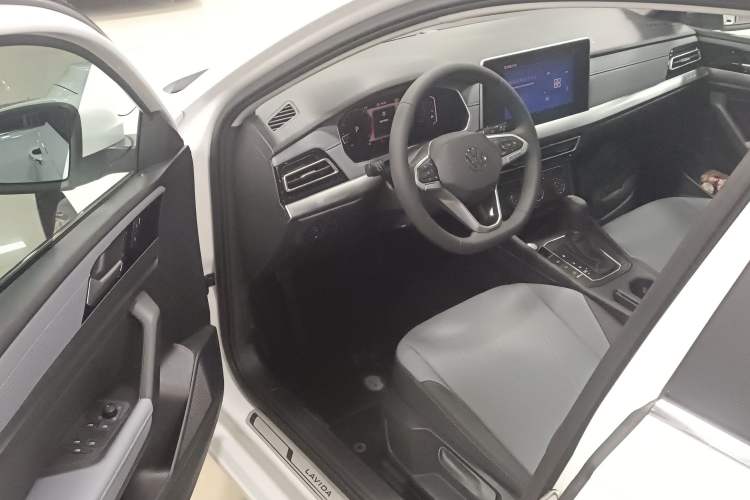 Used Volkswagen Lavida 2024 1.5L Automatic Starry Sky 5 Million Edition