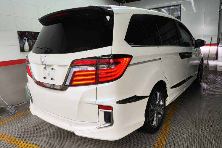 Used Honda Elysion 2019 2.0L Hybrid Supreme Edition
