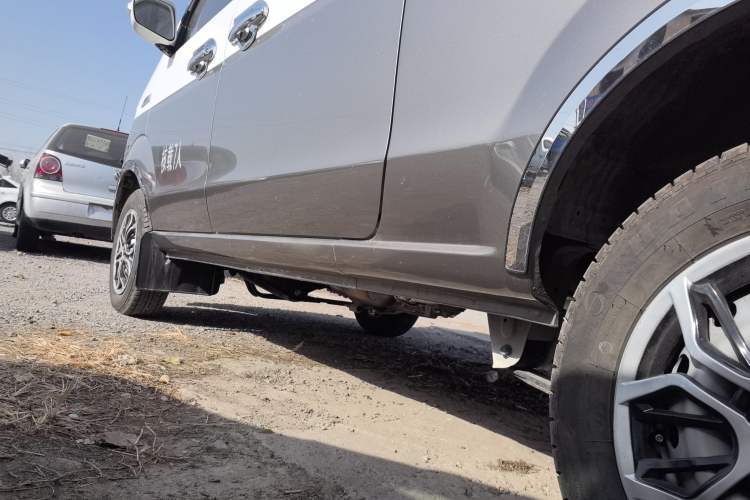 Used Jinbei Hiace X30 2024 1.5L Wealthy-Style Passenger Van 5/6/7 Seater
