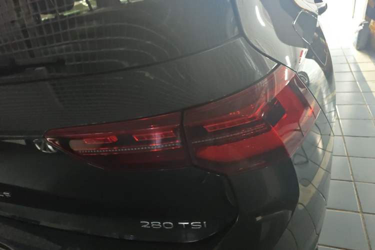 Used Volkswagen Golf 2023 Facelift 280TSI DSG R-Line Lite
