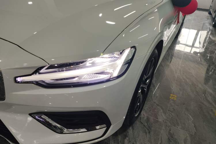 Used Volvo S60 2025 B4 Zhiyi Luxury Edition
