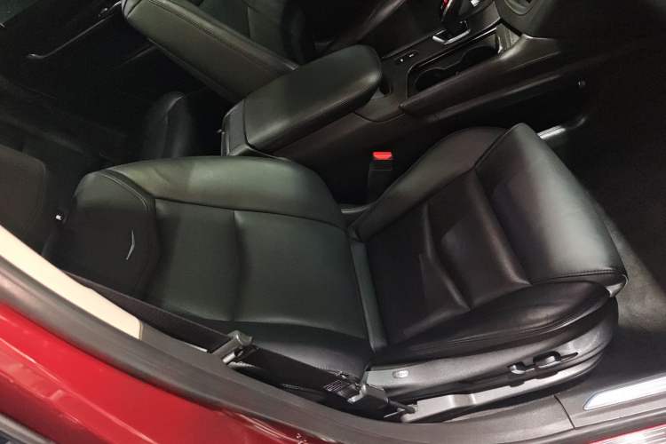 Used Cadillac XT5 2018 25T Luxury Model
