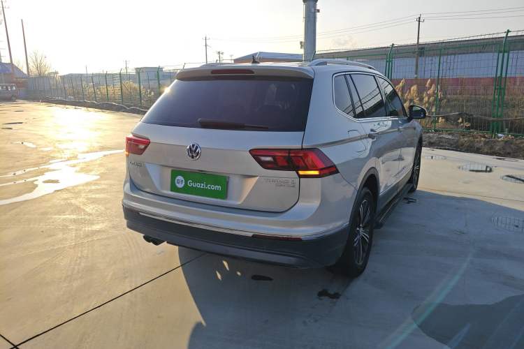 Used Volkswagen Tiguan L 2019 Updated Version 330TSI Automatic Two-Wheel Drive Panoramic Comfort Edition China VI Standard
