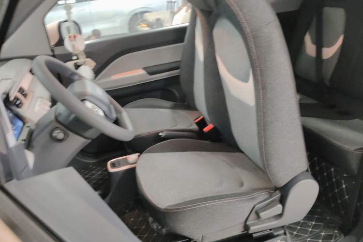 Used Chery QQ Ice Cream 2022 170km Sundae Phosphate Lithium-Ion
