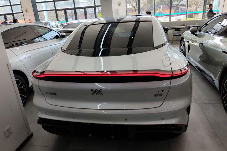 Used  L7 2022 Pro Model