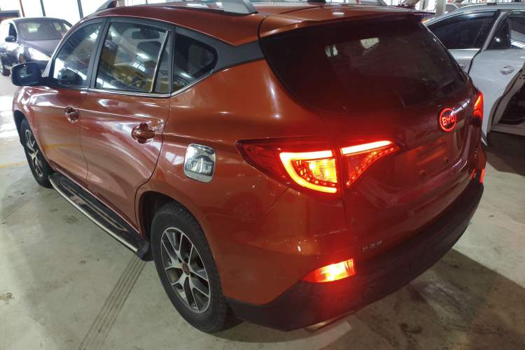 Used BYD Song 2016 Gaishi Edition 1.5TI Manual Haoya Model
