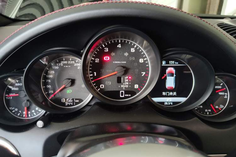 Used Porsche Cayenne 2015 3.6L automatic transmission U.S. specification
