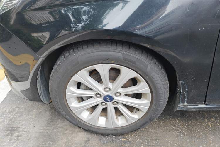 Used Ford Escort 2015 1.5L Automatic Fashion Model
