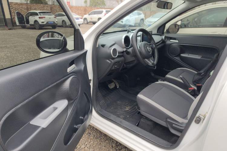 Used ORA Black Cat 2021 301 km Basic Version
