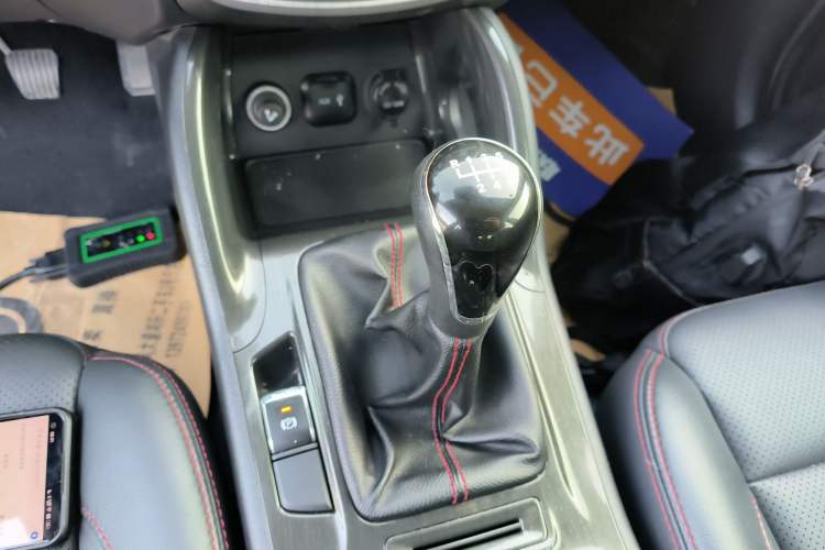 Used Changan CS75 2017 Shangkui Edition 1.5T Manual Fengxiang Model
