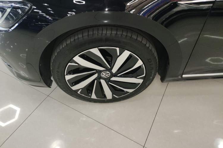 Used Volkswagen Passat 2022 330TSI Luxury Edition Custom Version
