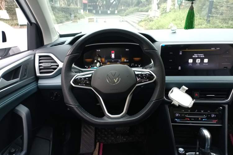 Used Volkswagen Tharu 2023 300TSI Two-Wheel-Drive Moonlight Edition
