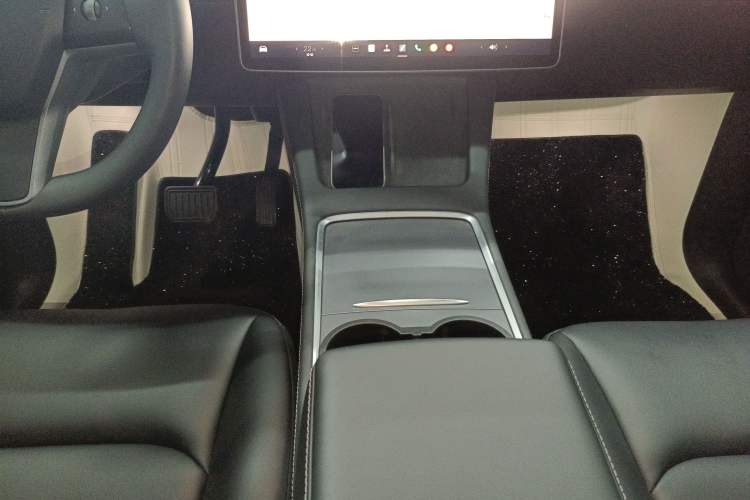 Used Tesla Model Y 2024 Rear-Wheel-Drive Version
