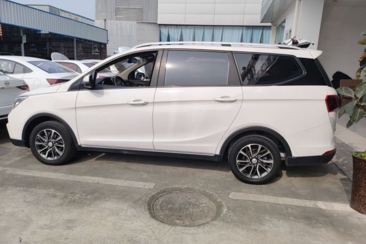 Used Baojun 730 2019 1.5T Manual Fashion Model 7-seater China VI
