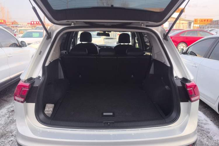 Used Volkswagen Tiguan L 2017 330TSI Automatic Two-Wheel Drive Luxury Edition
