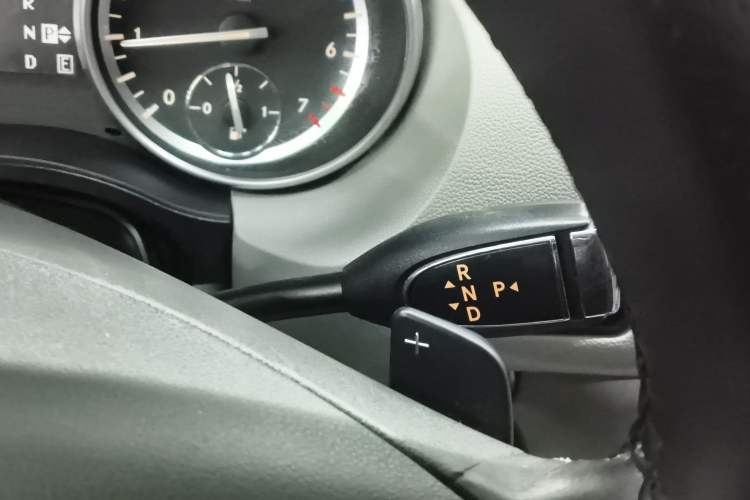 Used Mercedes-Benz R-Class 2017 R 320 4MATIC Business Edition Prestige Model