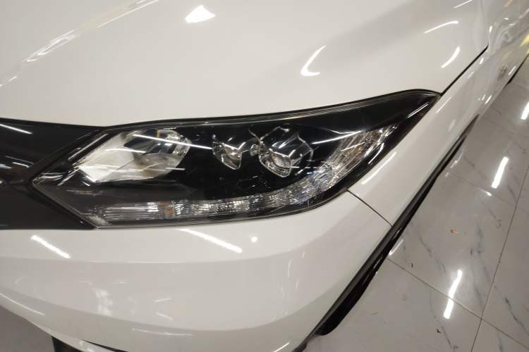 Used Honda Vezel 2017 1.8L CVT Front-Wheel Drive Pioneer Edition