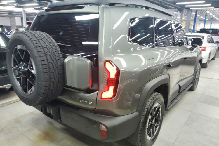 Used  G318 2024 Four-Wheel-Drive Air Suspension Model

