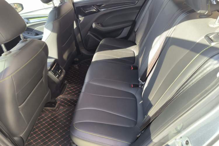 Used Roewe i5 2021 1.5L CVT Diamond Edition
