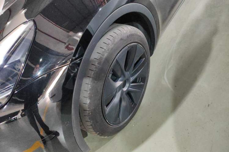 Used Tesla Model Y 2023 Rear-Wheel-Drive Version
