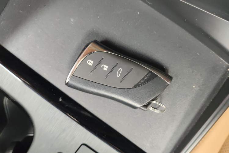 Used Lexus ES 2022 200 Excellence Edition
