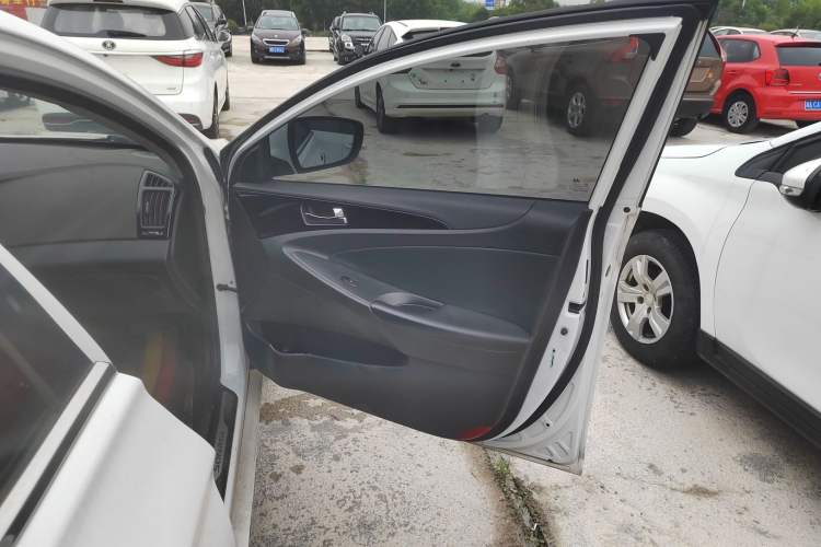 Used Hyundai Sonata 2015 Classic 2.0L Automatic Luxury Edition
