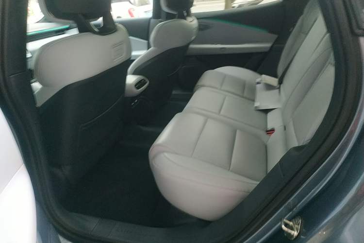 Used Lynk & Co Z10 2025 95 kWh 702 km All-Wheel Drive Intelligent Driving Ultra
