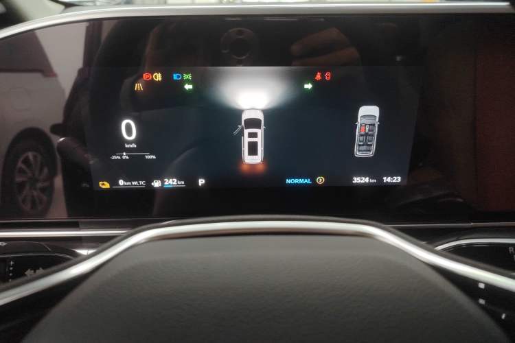 Used SAIC MAXUS Dajia 9 2024 Super Hybrid Ultra-Long Range Forest Edition 7-Seater