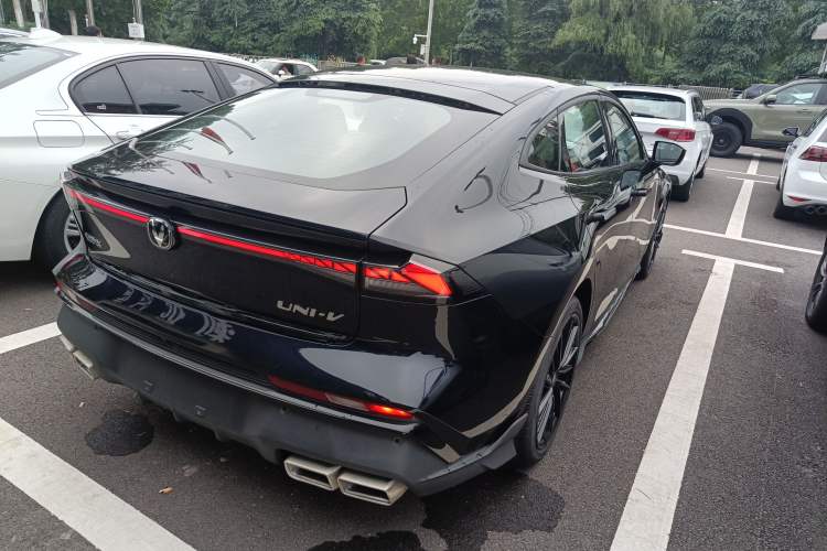 Used Changan UNI-V 2024 1.5T Prestige Sport Edition
