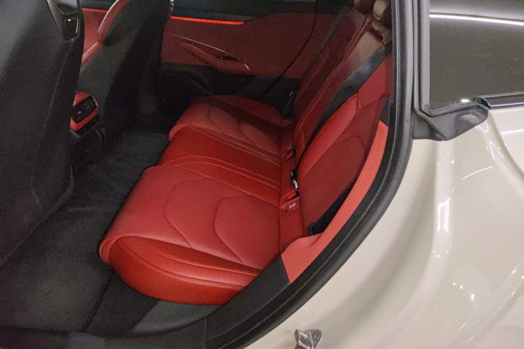 Used  SU7 2024 Rear-Drive Ultra-Long Range Advanced Pro-Level Intelligent Driving Version
