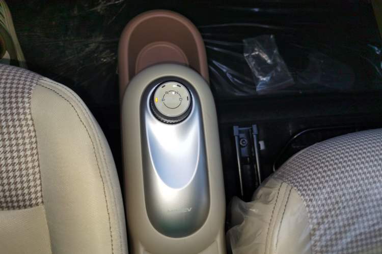 Used Wuling Hongguang MINIEV 2025 Four-Door Version Zhenxiang+ Edition
