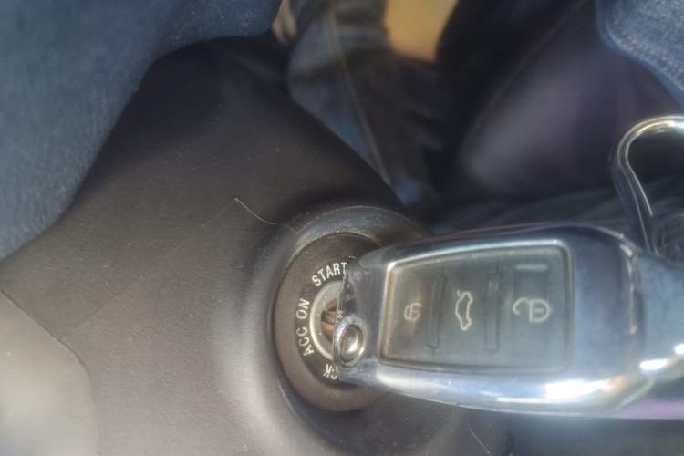 Used Hyundai Elantra 2015 1.6L Manual Fashion Edition
