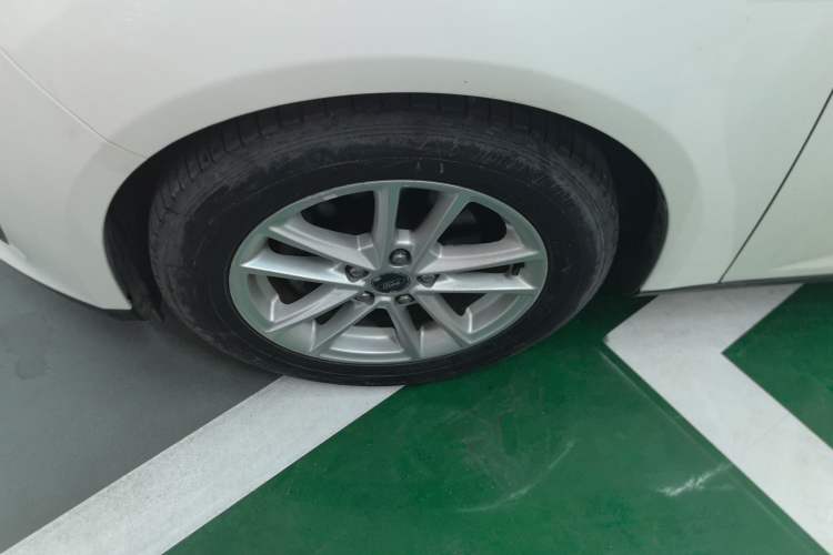 Used Ford Focus 2017 Hatchback 1.6L Manual Fashion Edition SmartDrive Version
