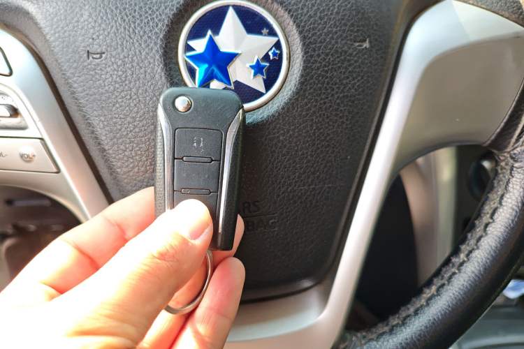 Used Venucia T70 2015 2.0L CVT Smart Choice Edition
