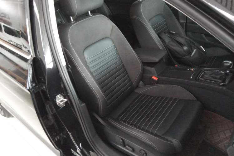 Used Volkswagen Magotan 2020 330TSI DSG Leading Model
