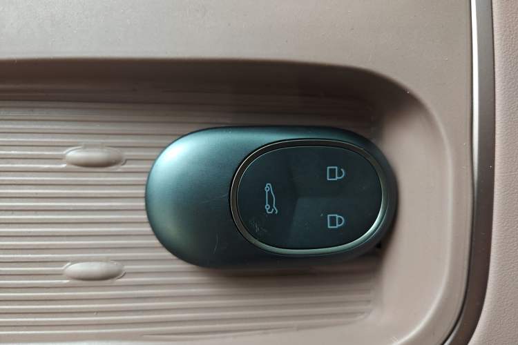 Used Nio EC6 2023 75 kWh