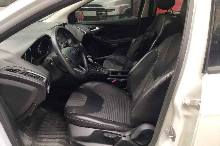 Used Ford Focus 2018 Hatchback Classic 1.6L Automatic Trendy SmartDrive Edition