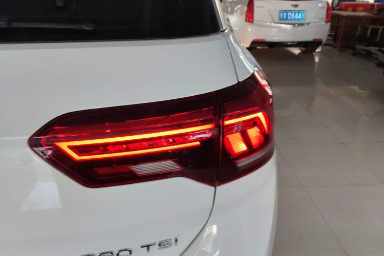 Used Volkswagen T-ROC 2021 280TSI DSG Two-Wheel Drive Comfort Connect Edition
