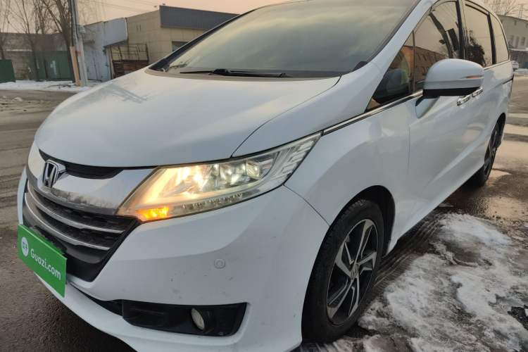 Used Honda Odyssey 2015 Updated Version 2.4L Smart Edition