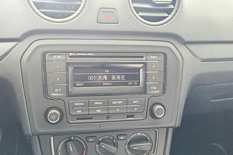 Used Volkswagen Jetta 2015 Value Edition 1.6L Manual Fashionable Style
