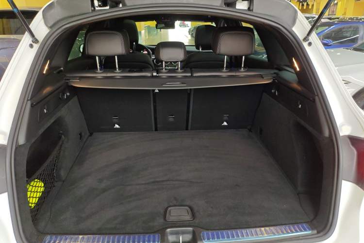 Used Mercedes-Benz GLC 2022 Refreshed GLC 300 L 4MATIC Dynamic Edition