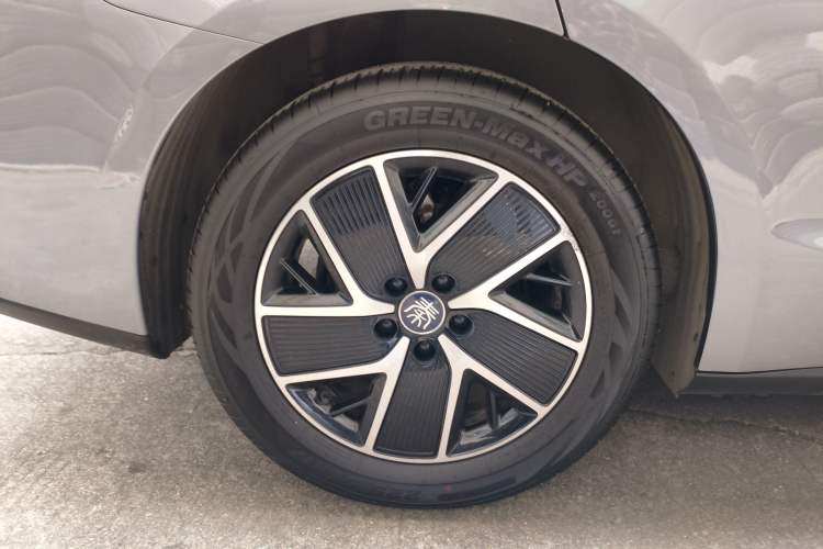 Used BYD Qin L 2025 DM-i Smart Drive 120KM Leading Model