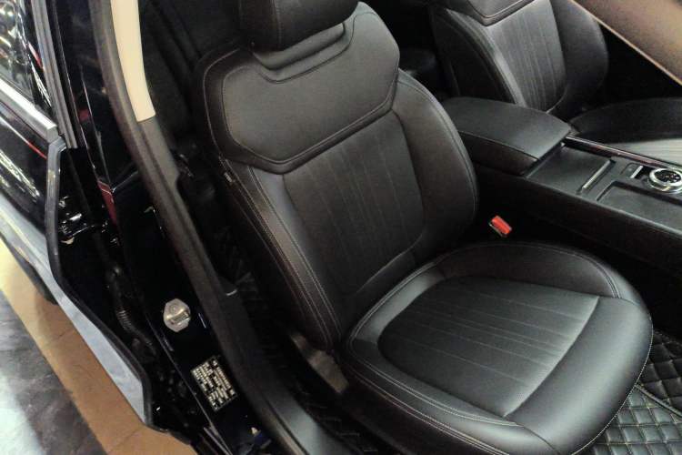 Used Ford Mondeo 2025 2.0T EcoBoost Luxury Version
